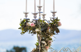 candelabro con fiori idecoration